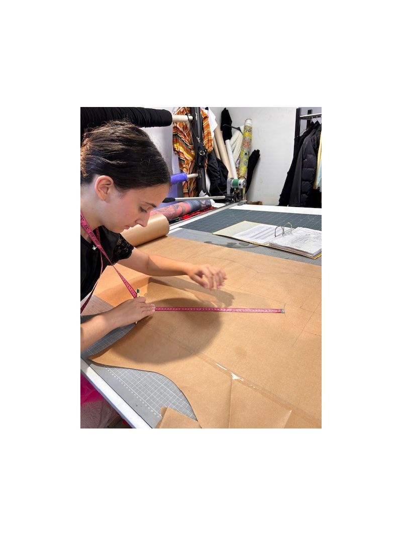 Travail de patron sur table de coupe