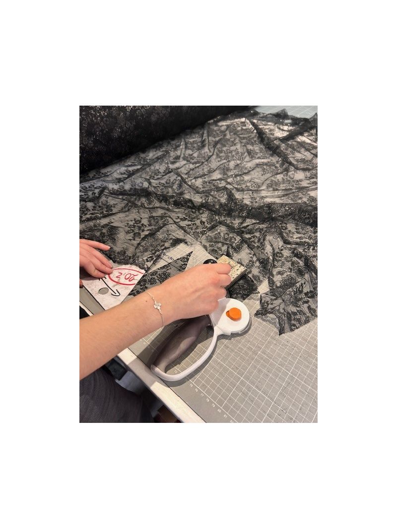 Découpe de tissu en atelier